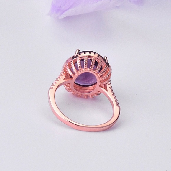 Ring - Picture 2 of 4